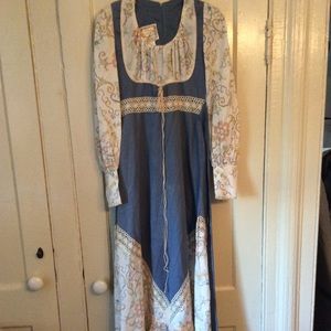 Pretty Vintage Gunne Sax Gown